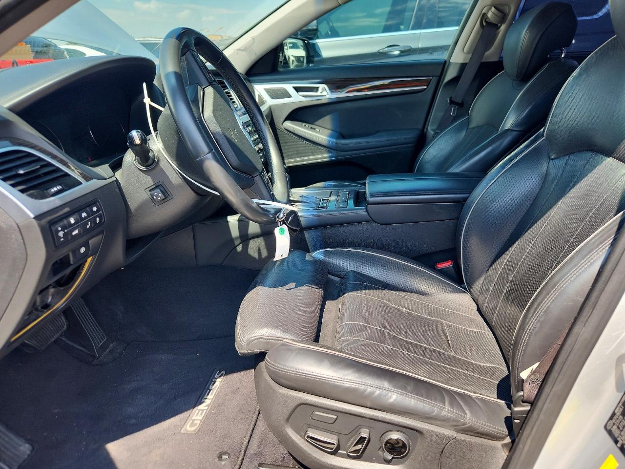Hyundai Genesis 3.8l