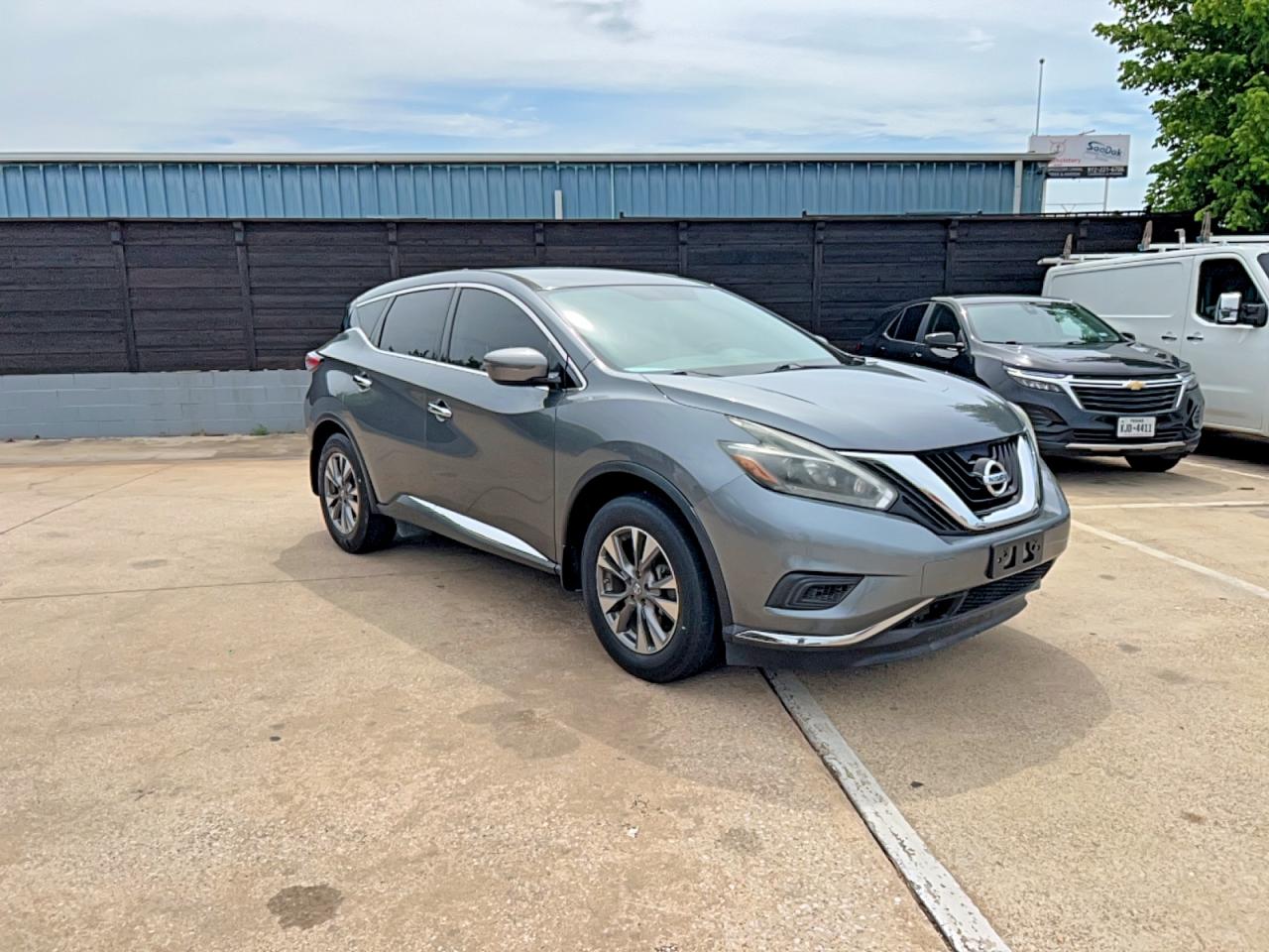 Salvage Nissan Murano Image