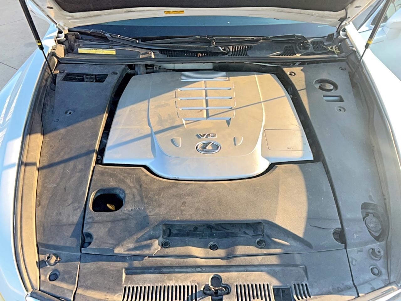 Lexus LS Base