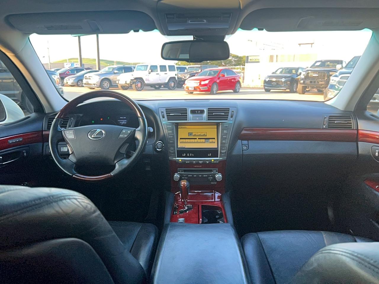 Lexus LS Base