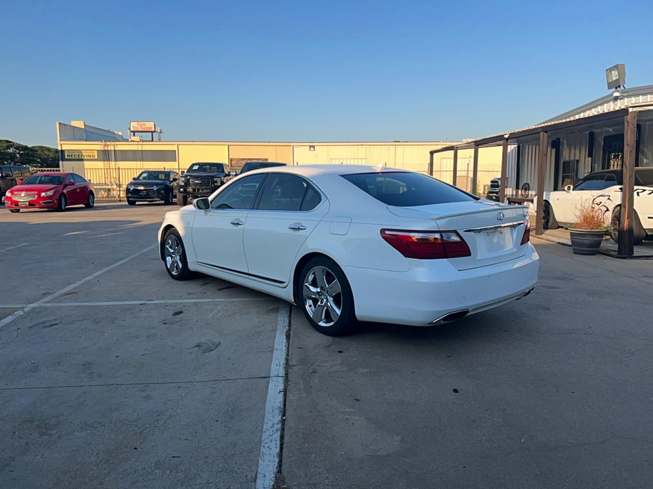 Lexus LS Base