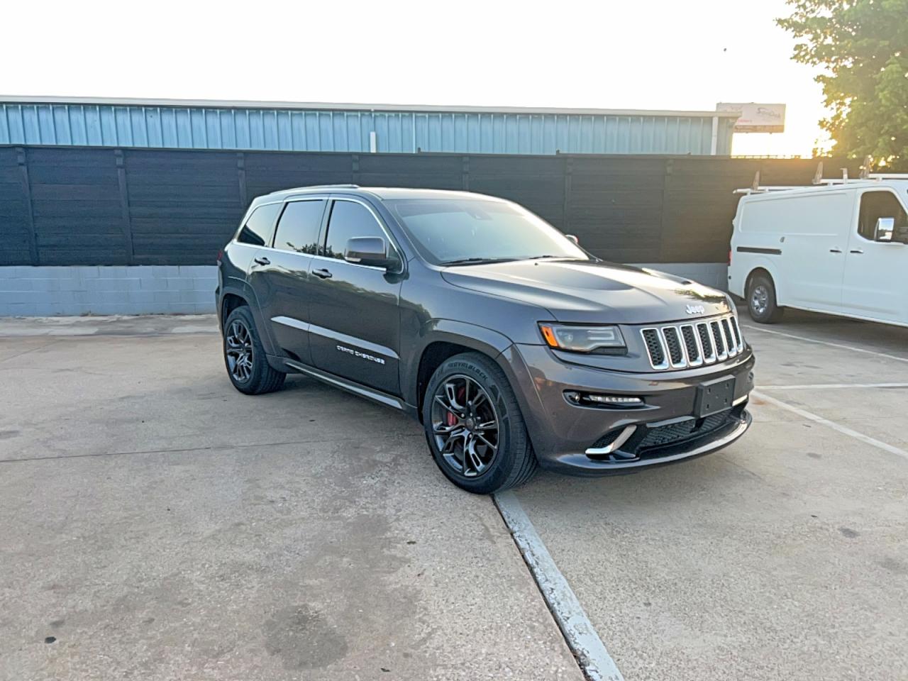 Salvage Jeep Grand Cherokee Image