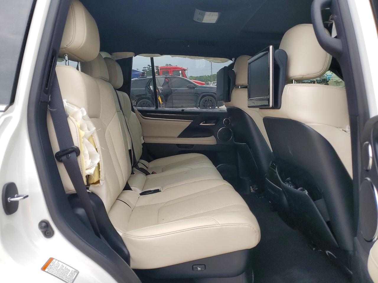 Lexus Lx570 Three-row