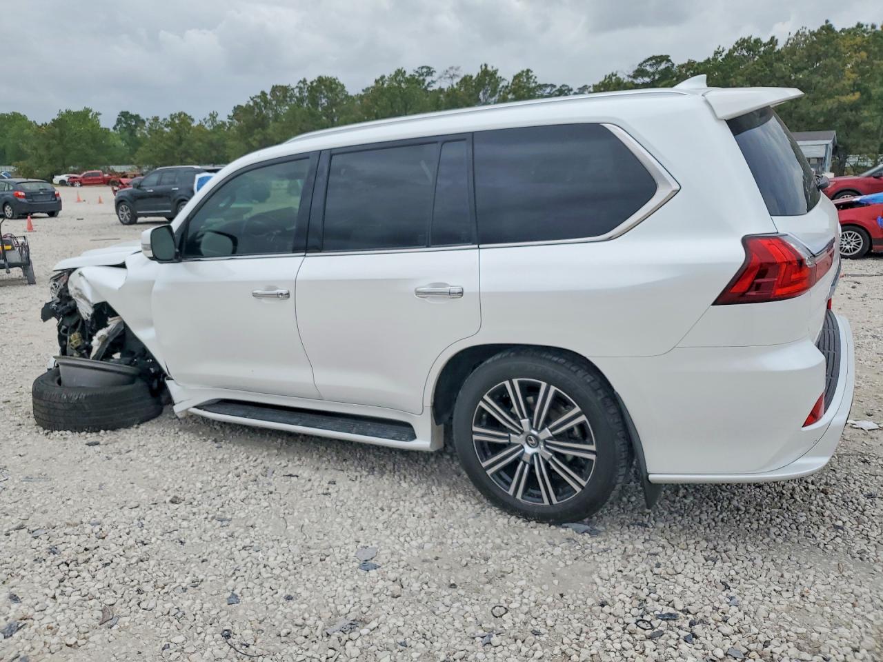 Lexus Lx570 Three-row