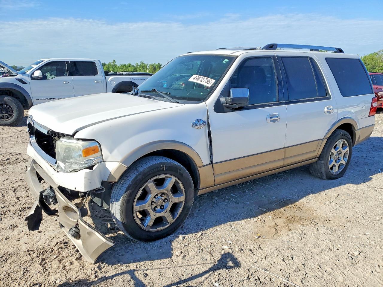 Salvage Ford Expedition Image