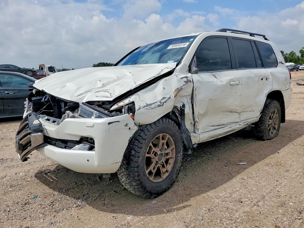 Salvage Toyota Land Cruis Image