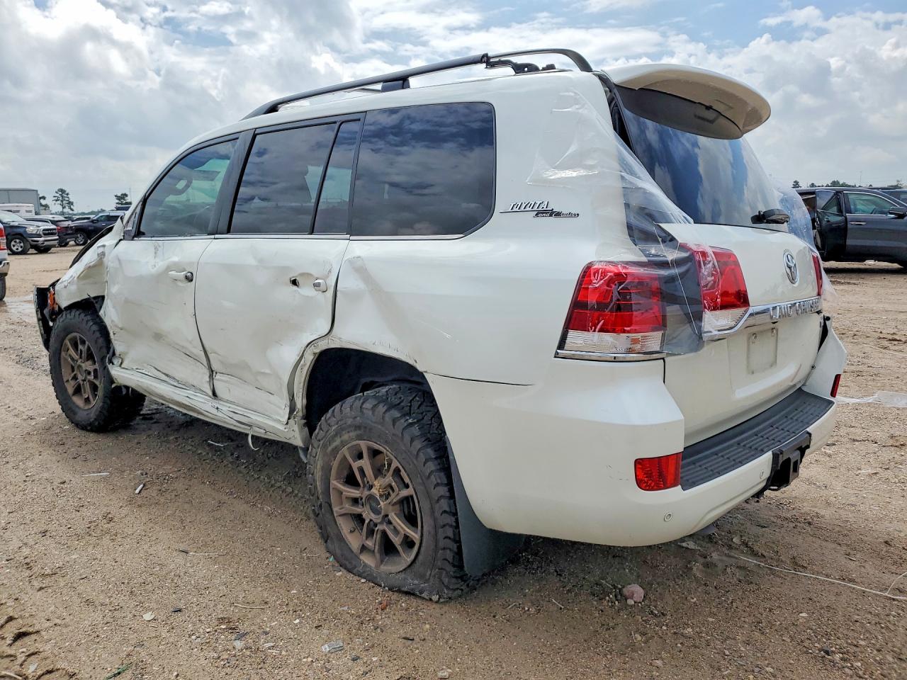 Toyota Land Cruis Heritage Edition