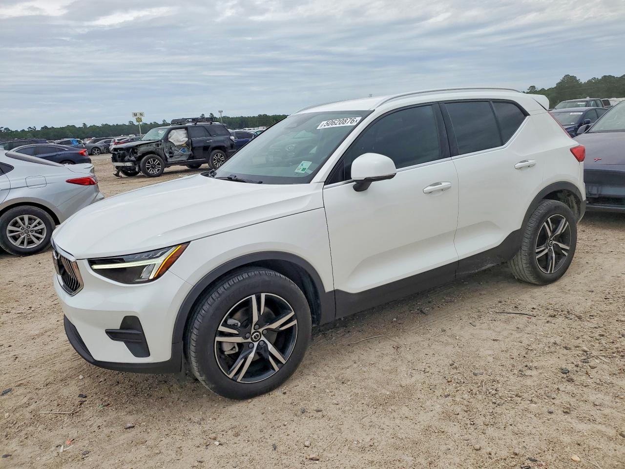 Salvage Volvo XC40 Image