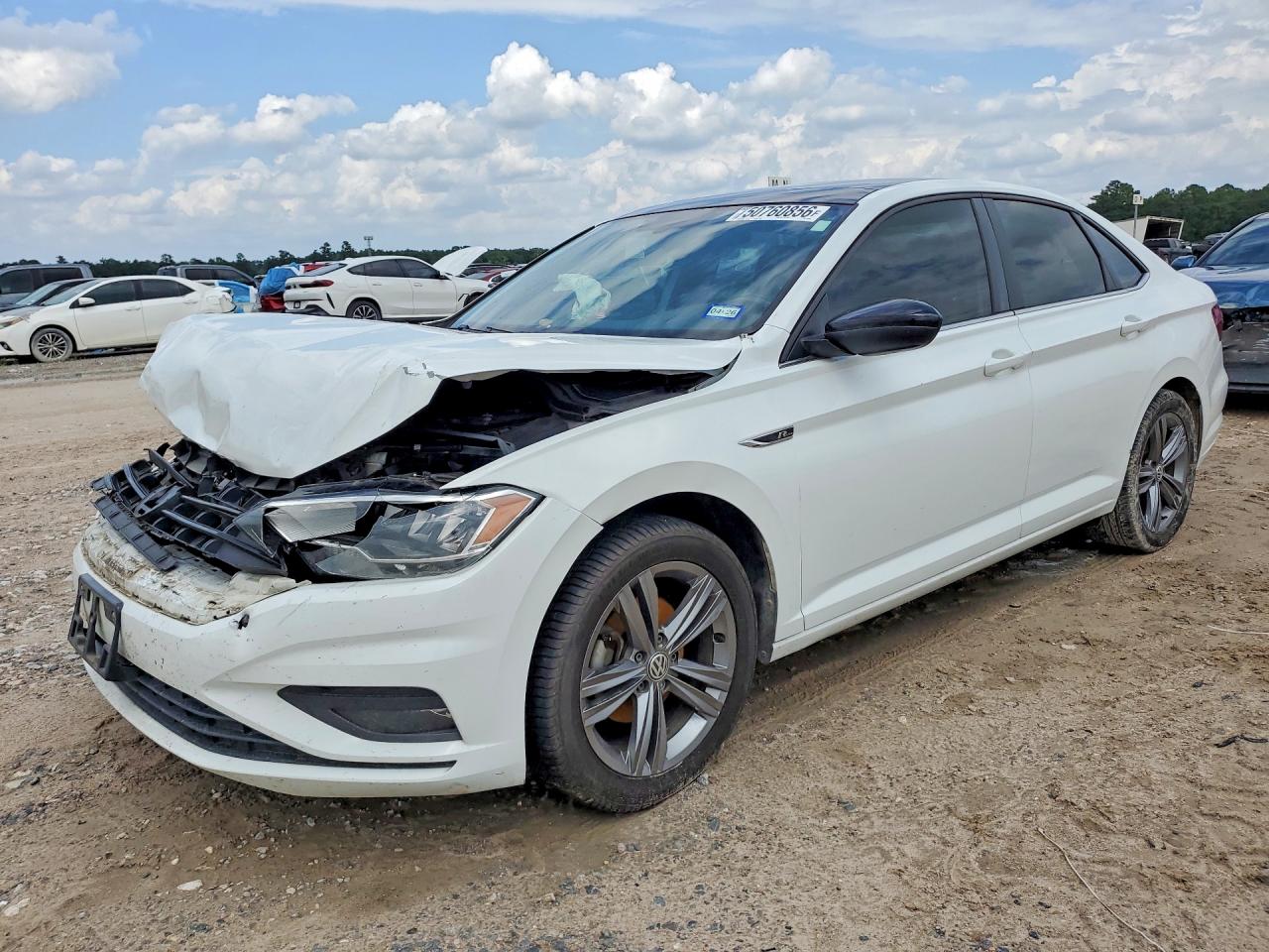 Salvage Volkswagen Jetta Image