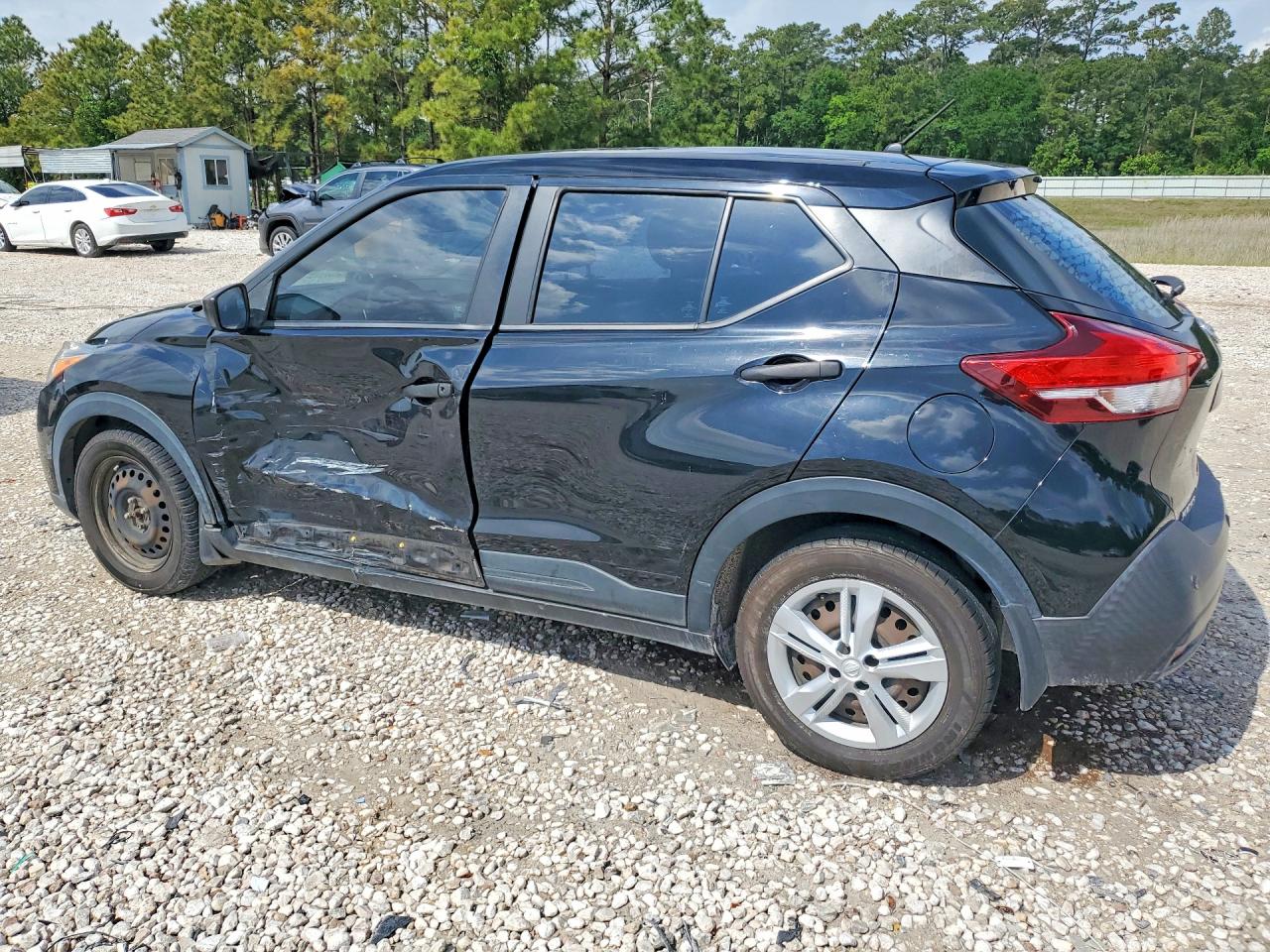 Nissan Kicks S