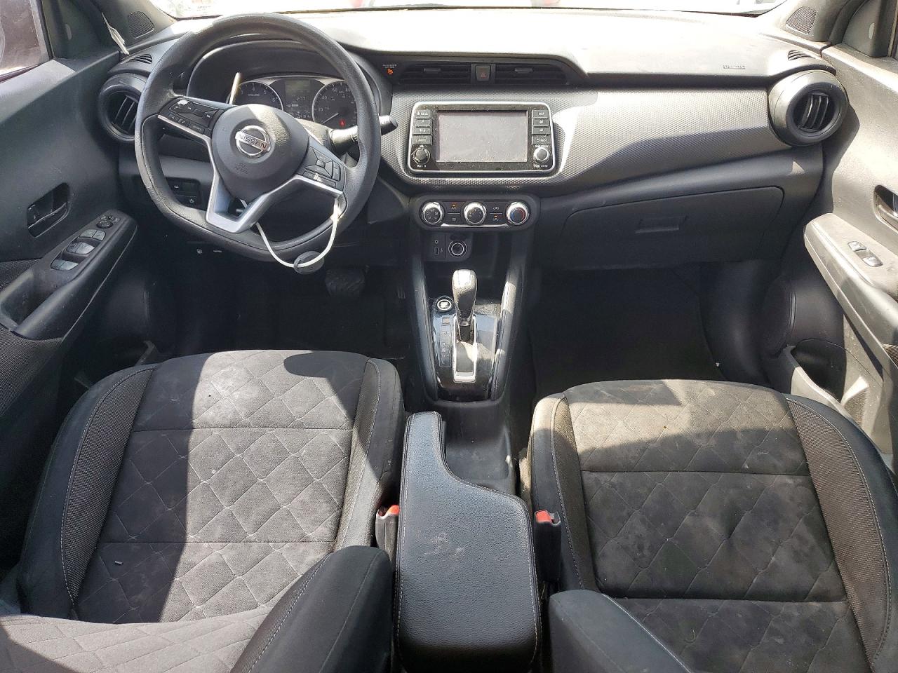 Nissan Kicks S