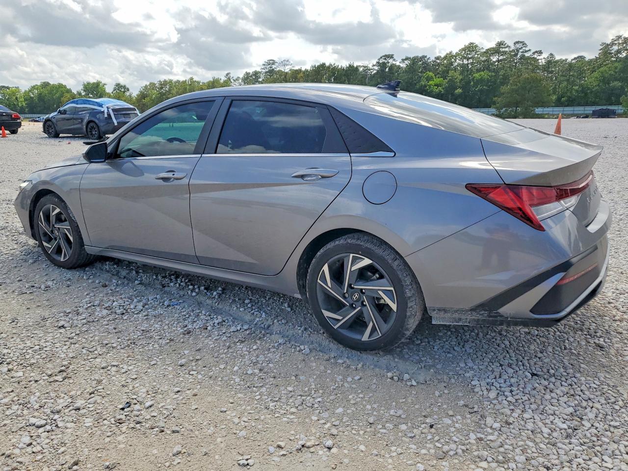 Hyundai ELANTRA Sel