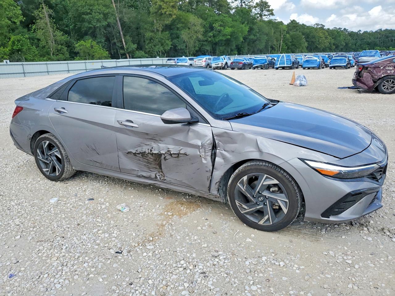 Hyundai ELANTRA Sel