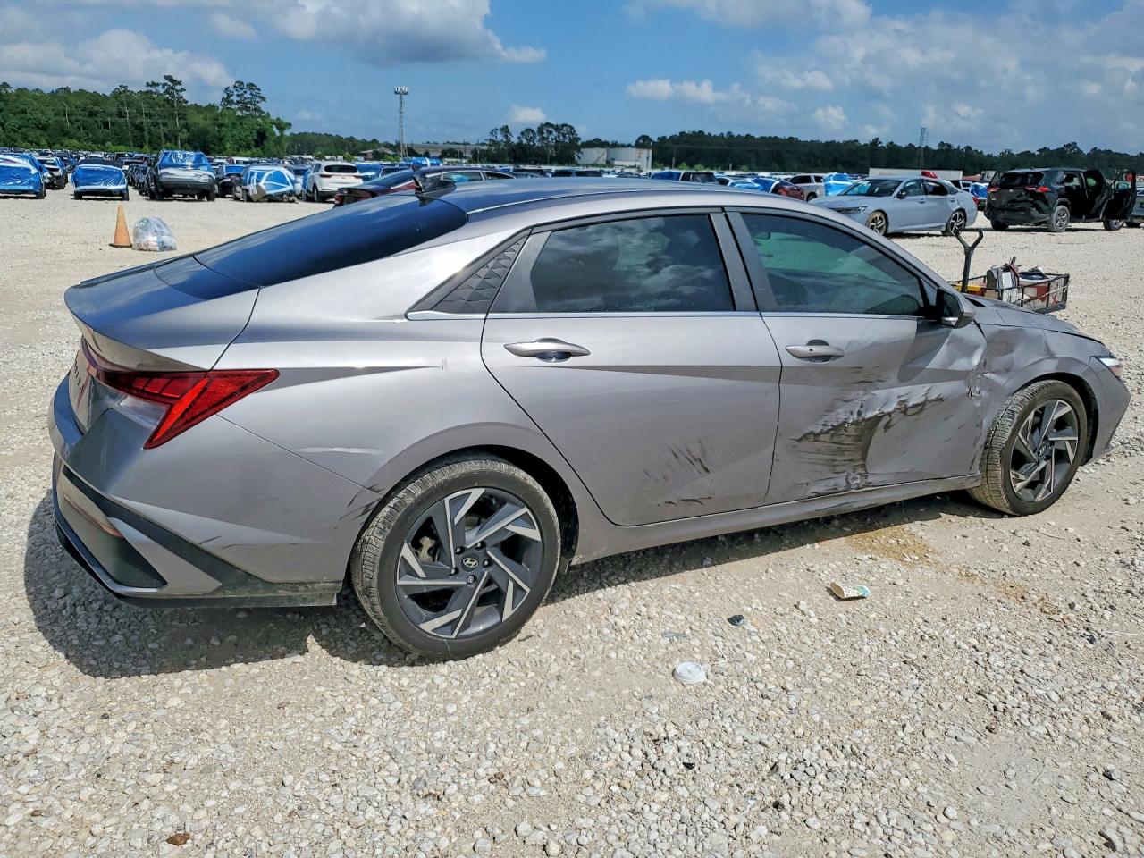 Hyundai ELANTRA Sel