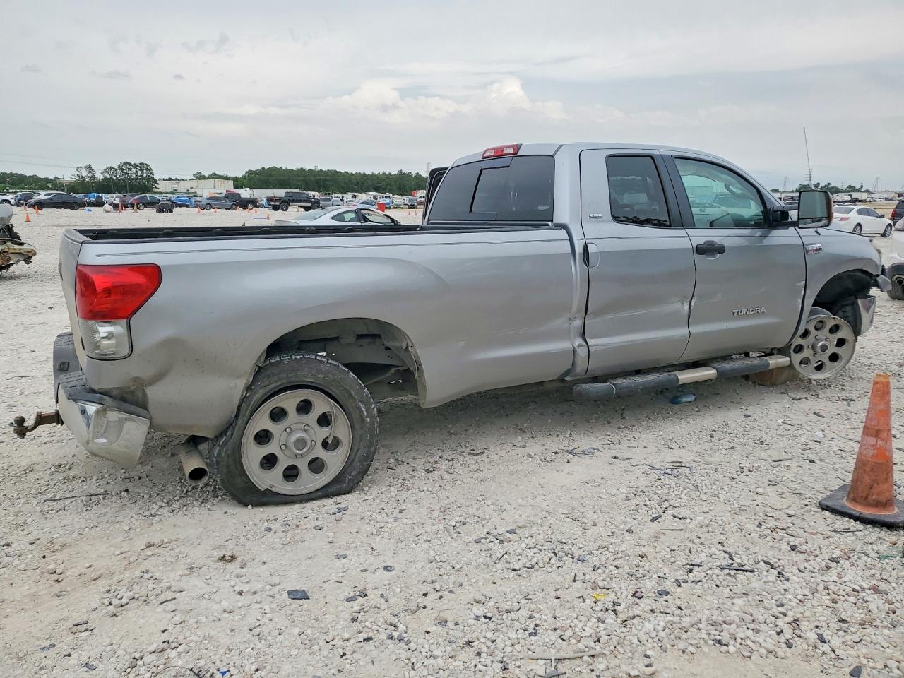 Toyota Tundra Double Cab Sr5