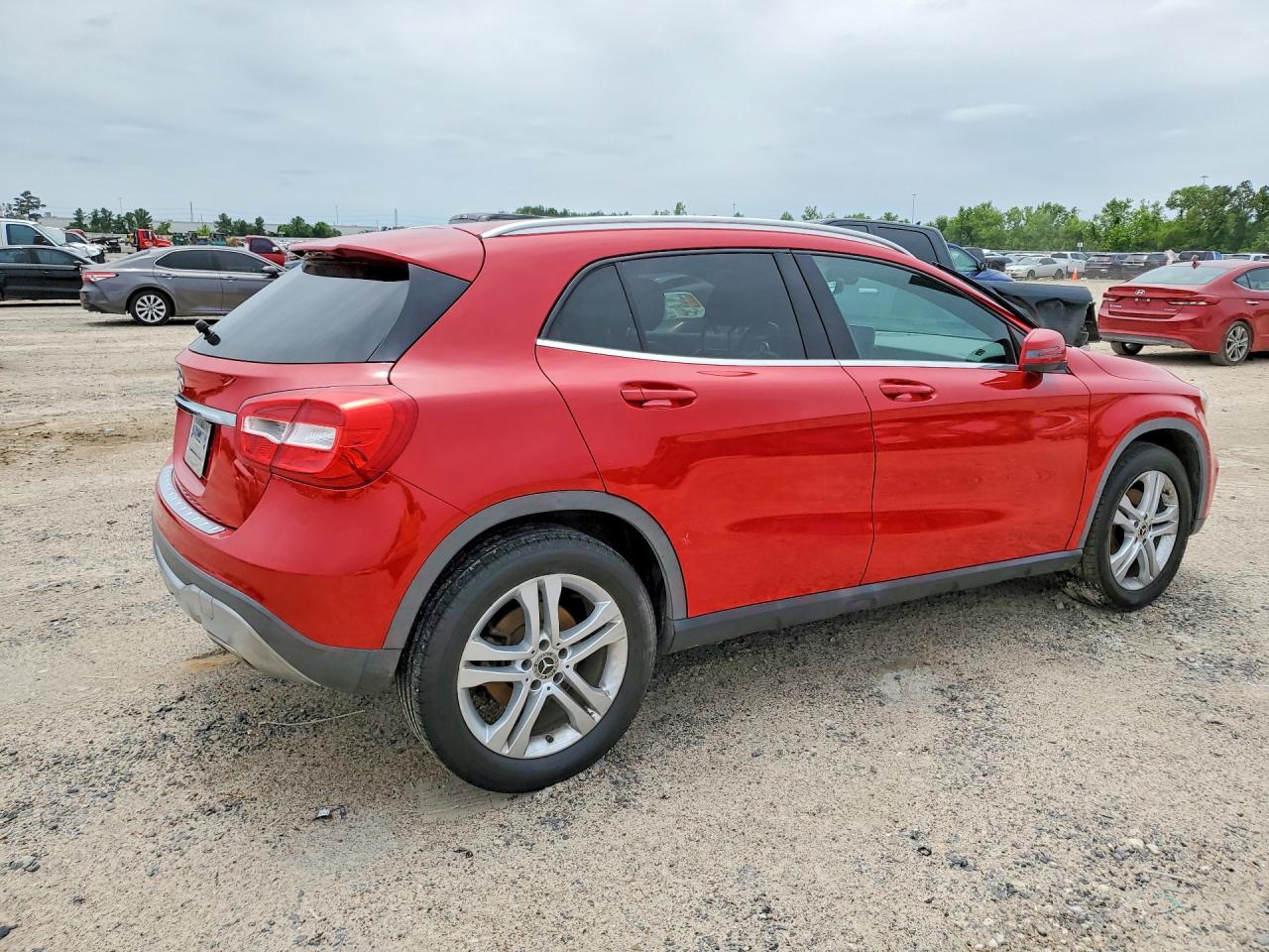 Mercedes-Benz GLA 250