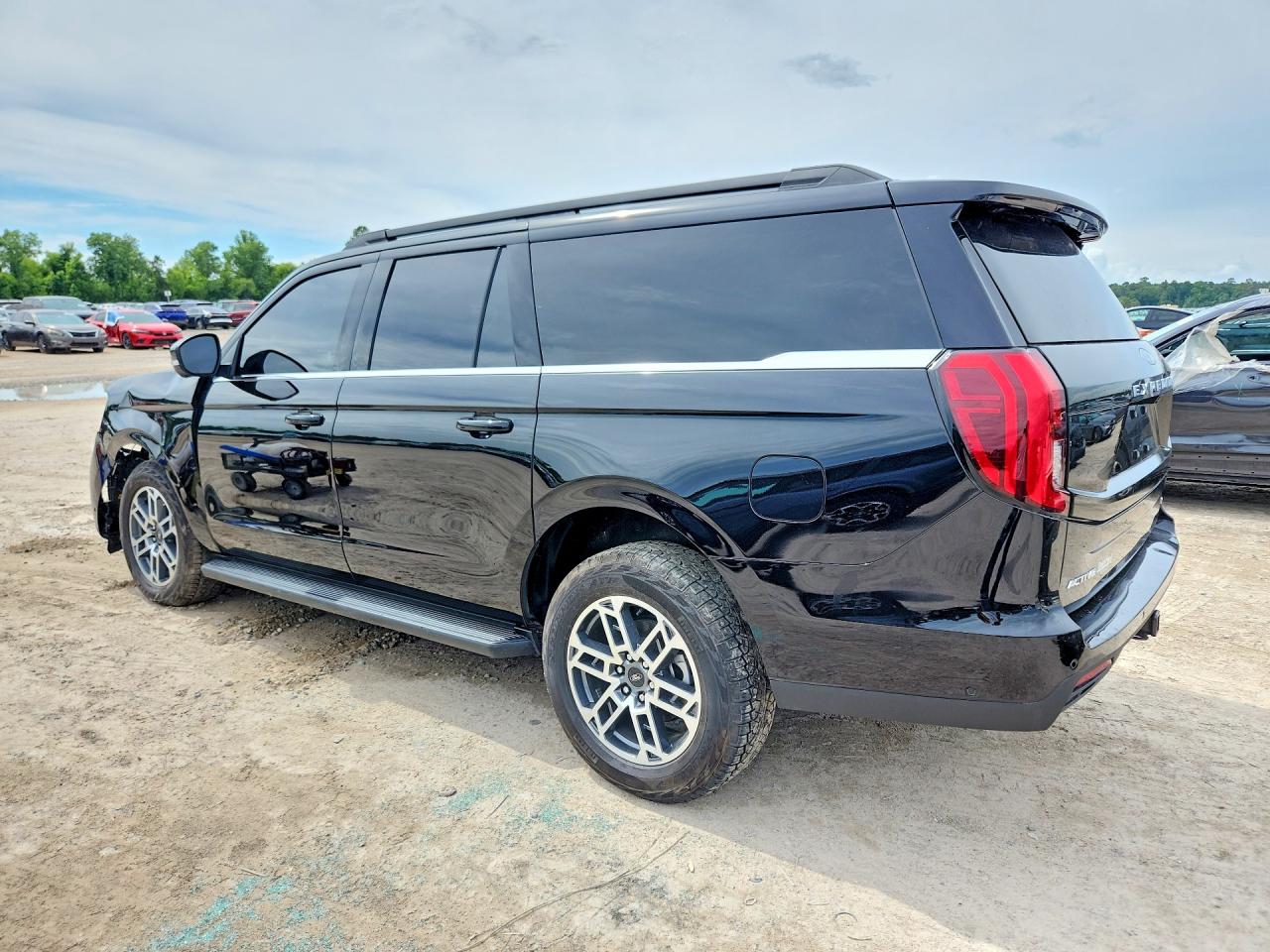 Ford Expedition Max Active