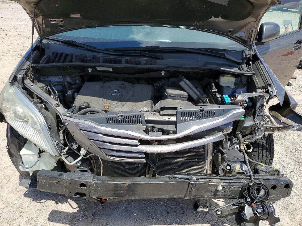 Toyota Sienna Le