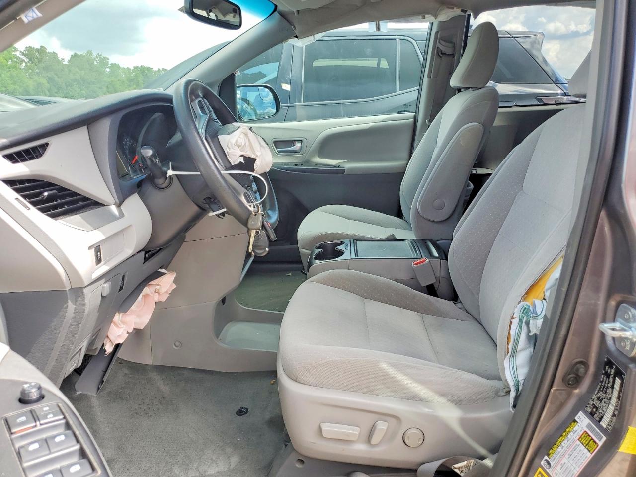 Toyota Sienna Le