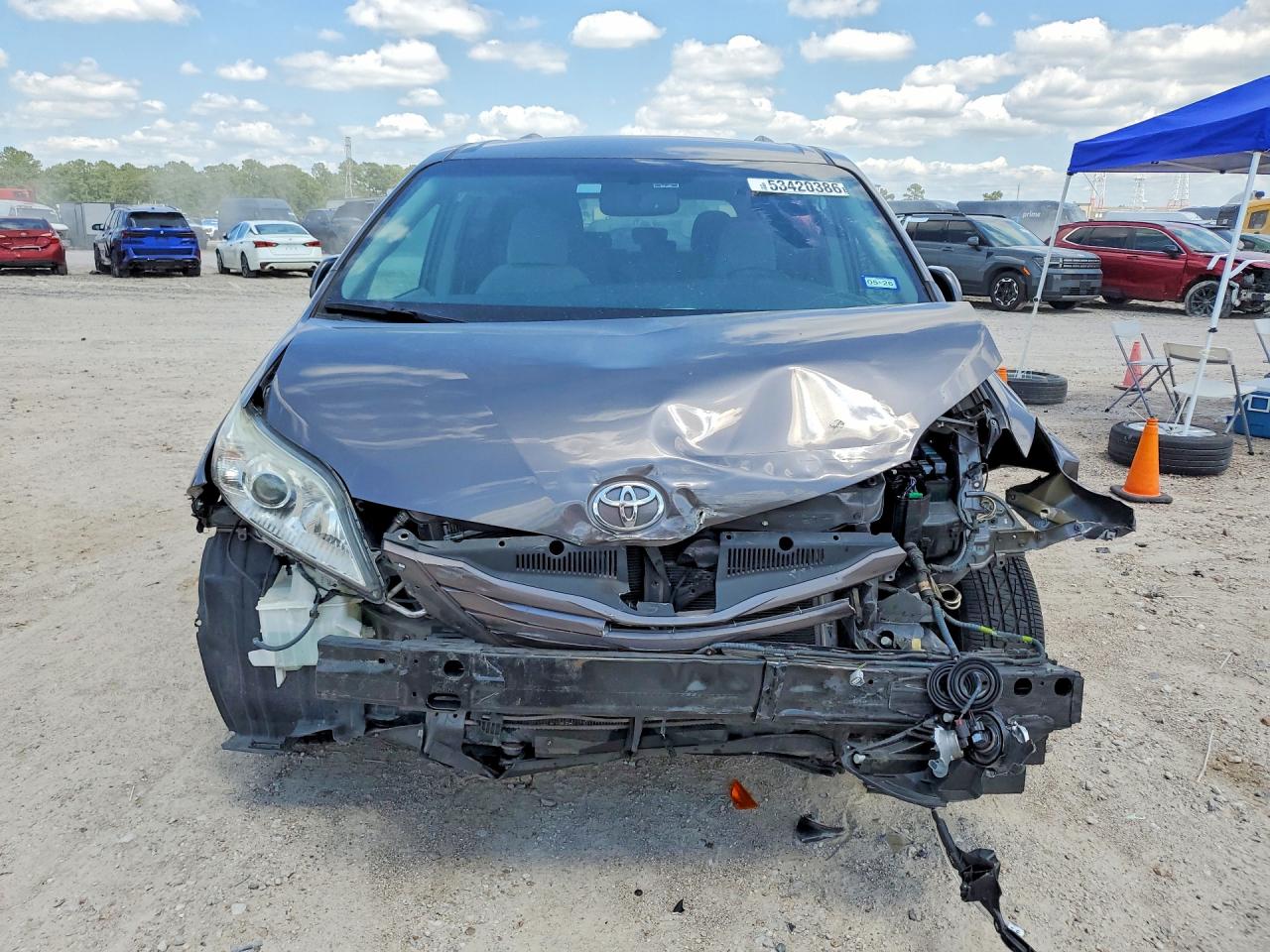 Toyota Sienna Le