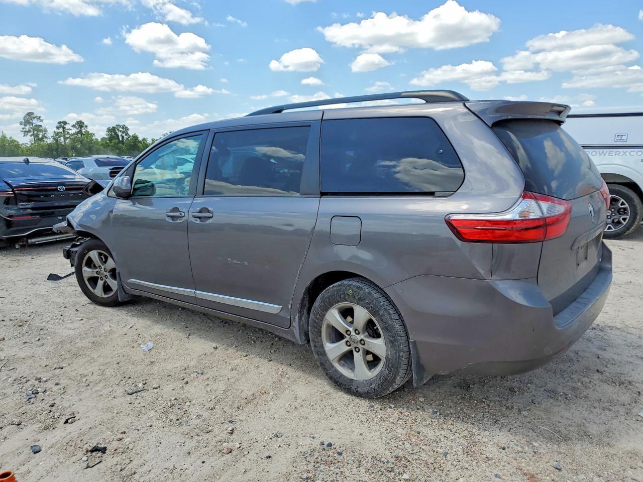 Toyota Sienna Le