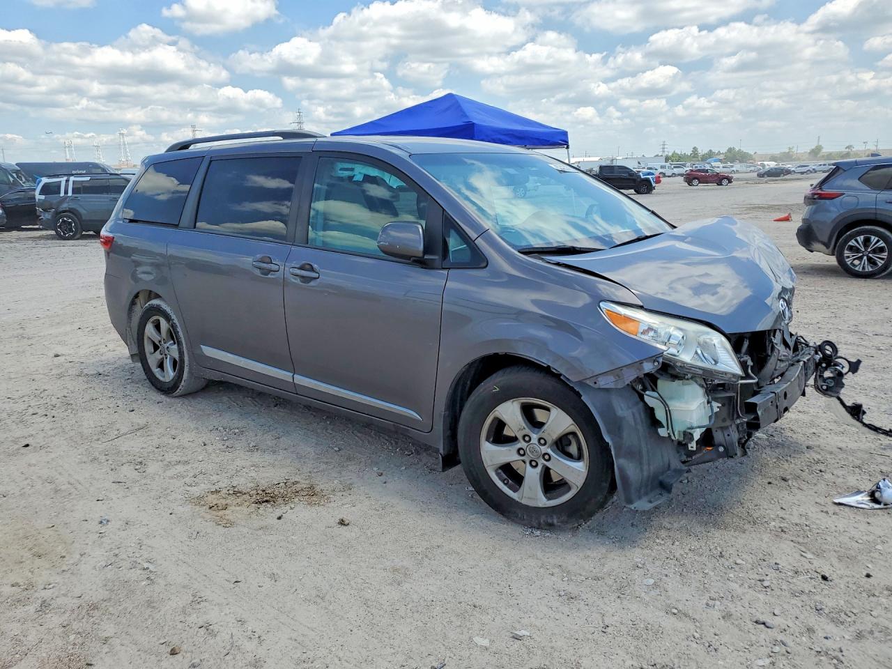 Toyota Sienna Le