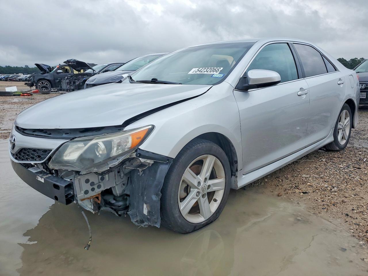 Salvage Toyota Camry Image