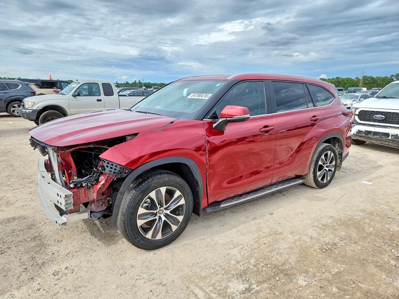 Salvage Toyota Highlander Image