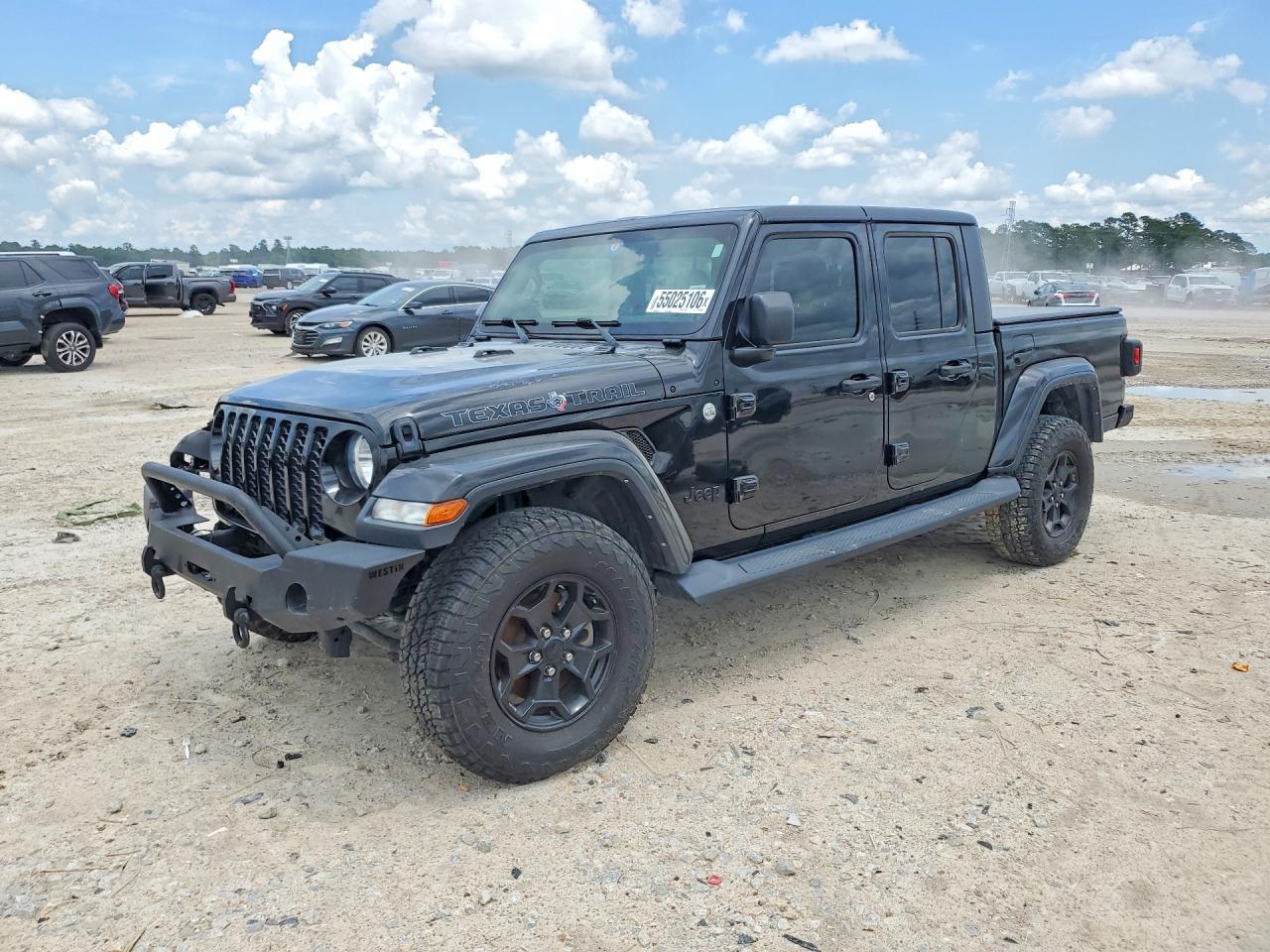 Salvage Jeep Gladiator Image