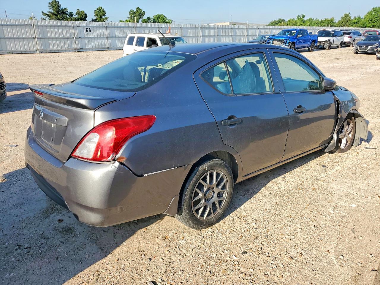 Nissan Versa
