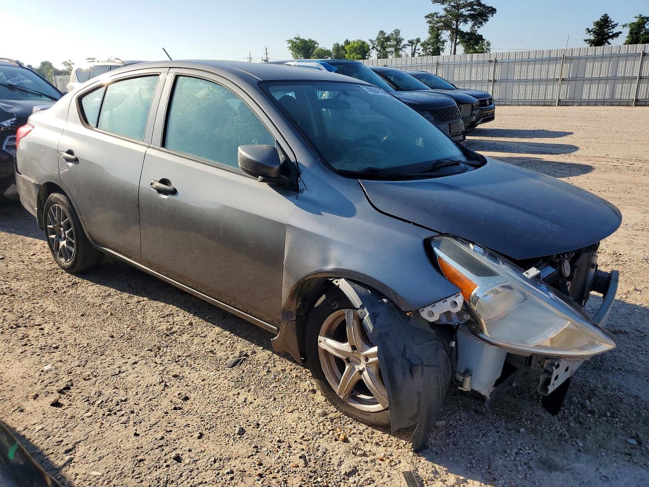 Nissan Versa