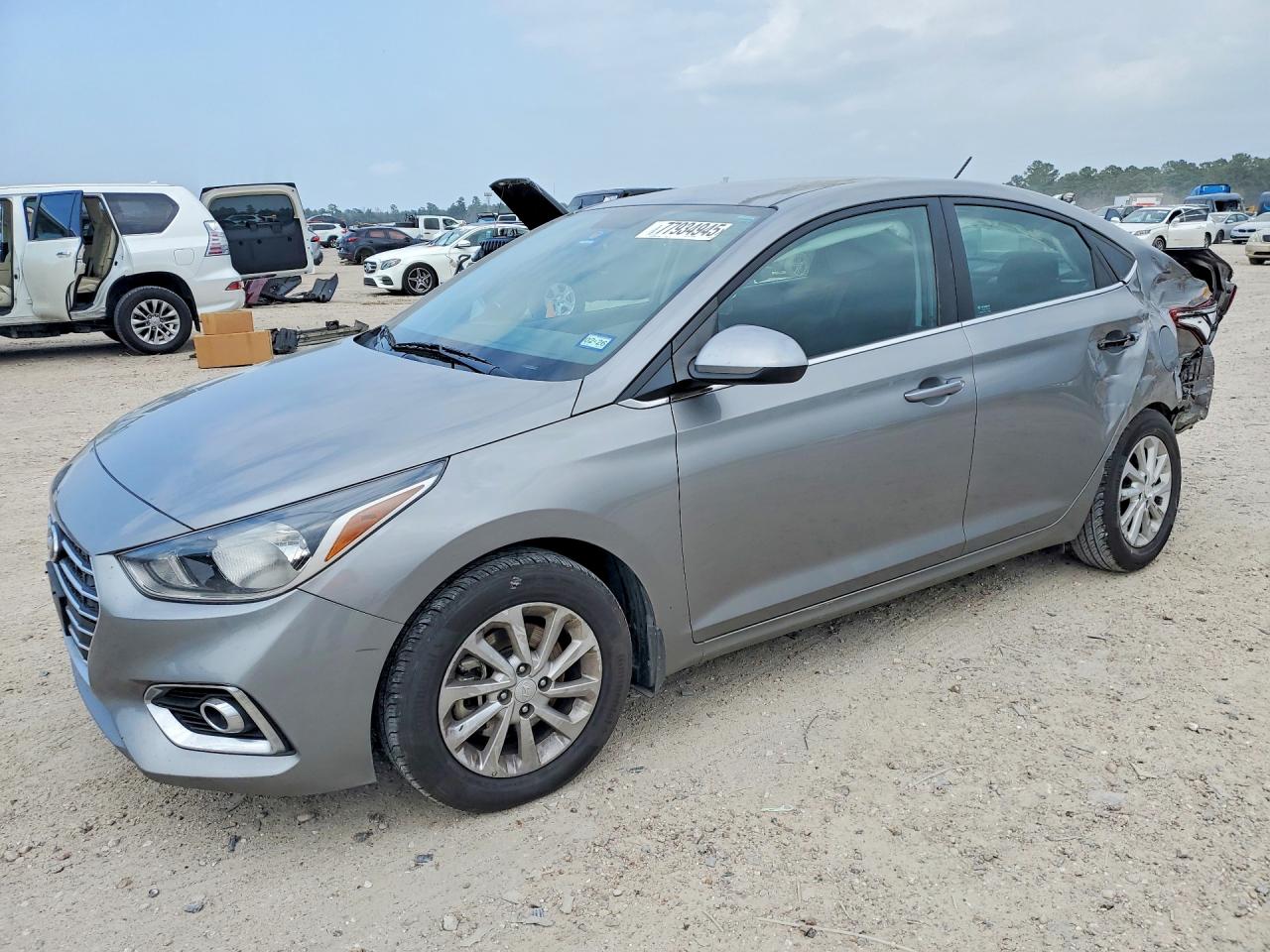 Salvage Hyundai ACCENT Image