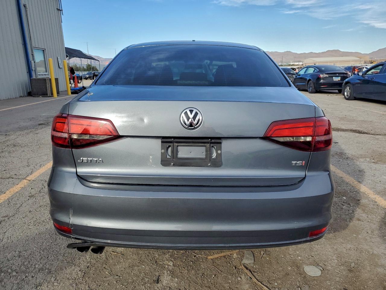 Volkswagen Jetta S