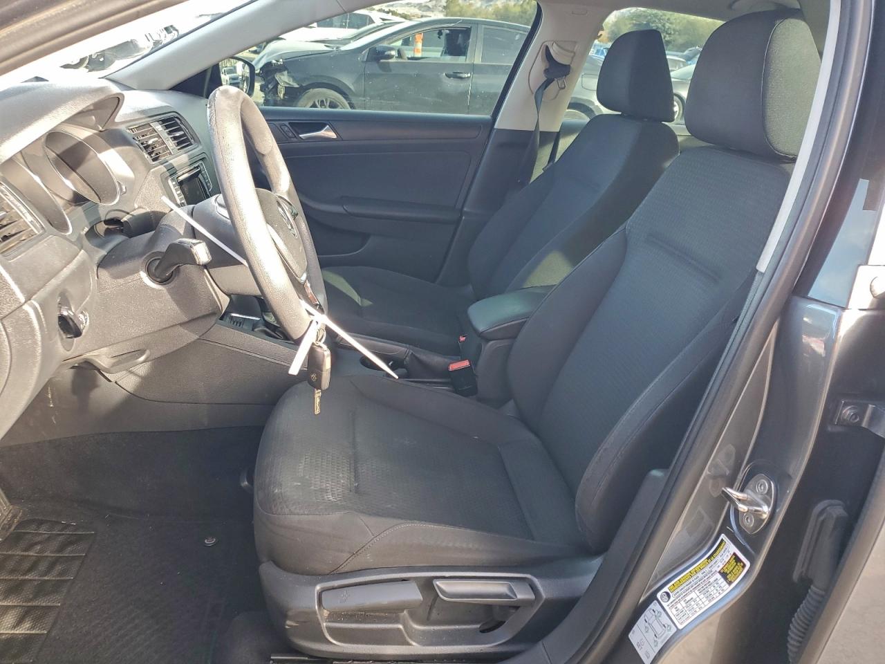 Volkswagen Jetta S