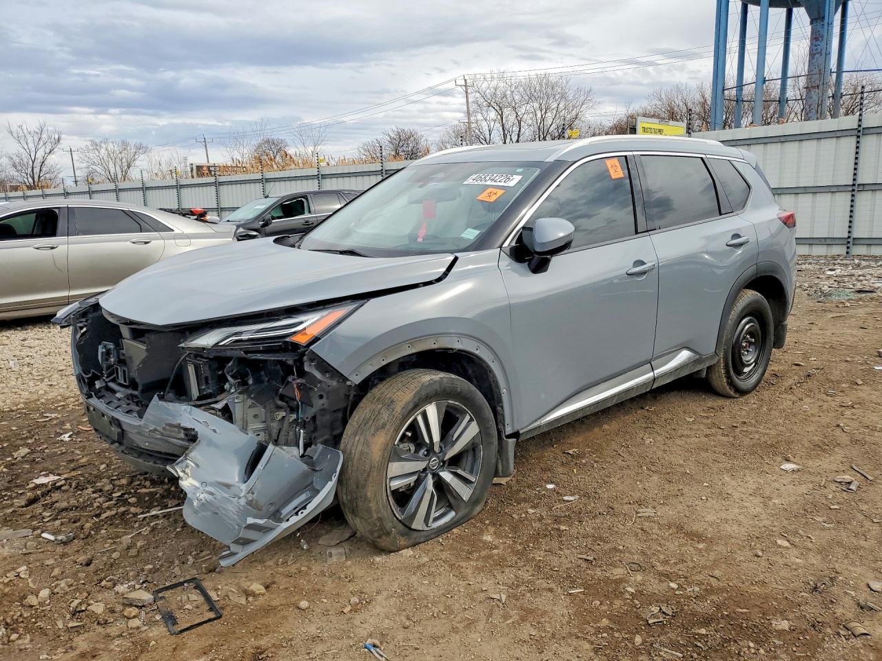 Salvage Nissan Rogue Image