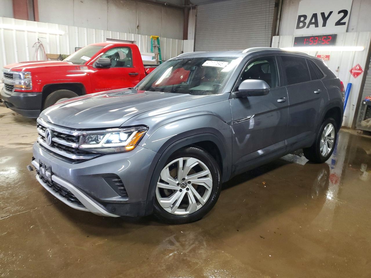 Salvage Volkswagen Atlas Image