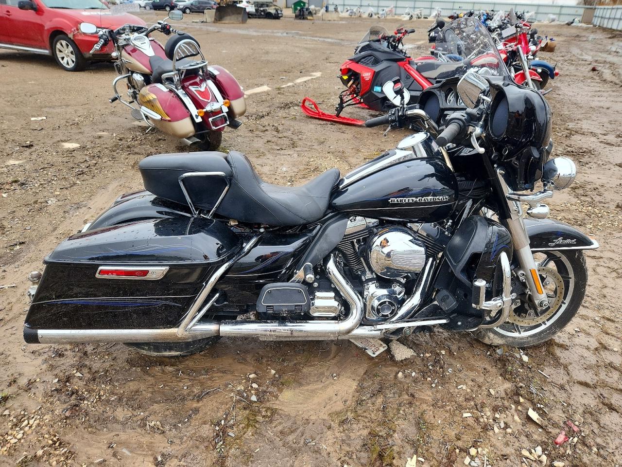 Salvage Harley-Davidson Fl Image
