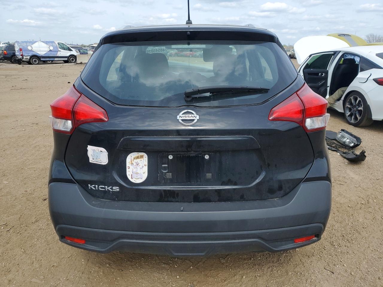 Nissan Kicks S