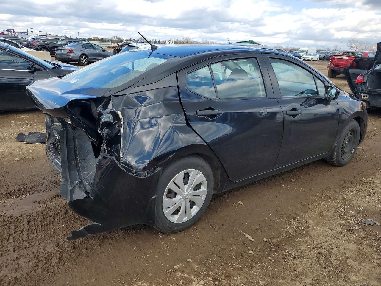 Nissan Versa S