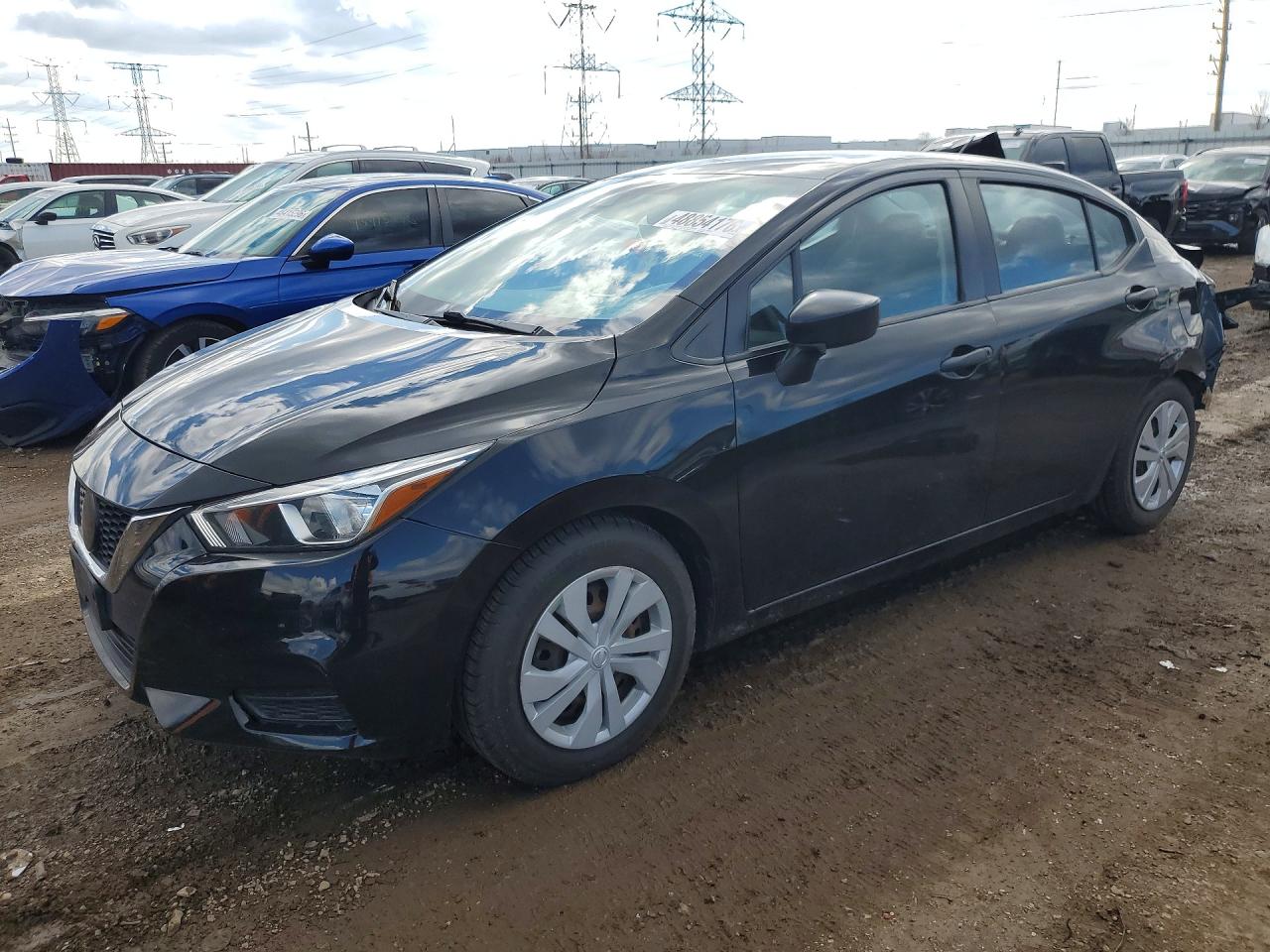 Salvage Nissan Versa Image