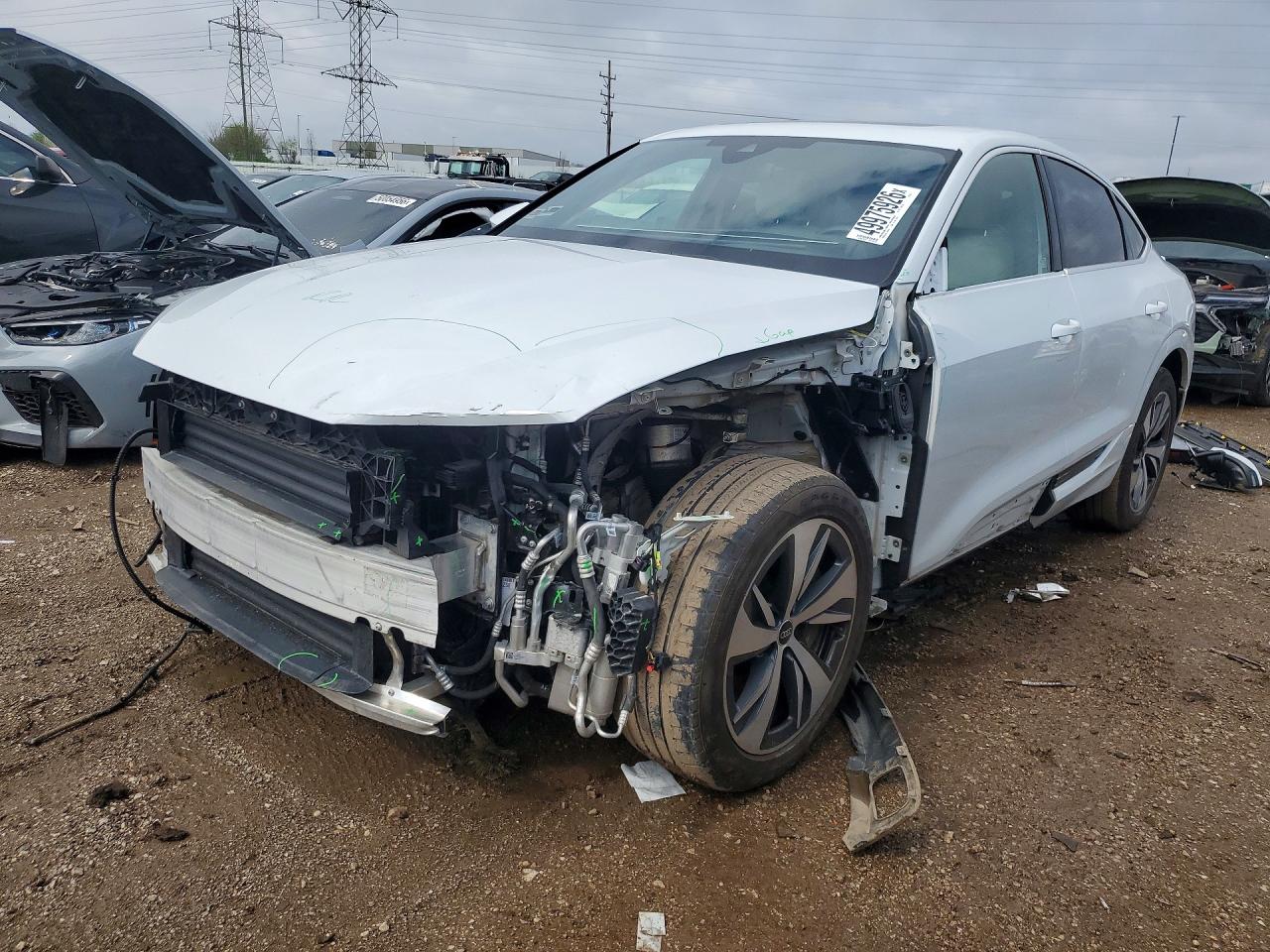 Salvage Audi Q8 Image