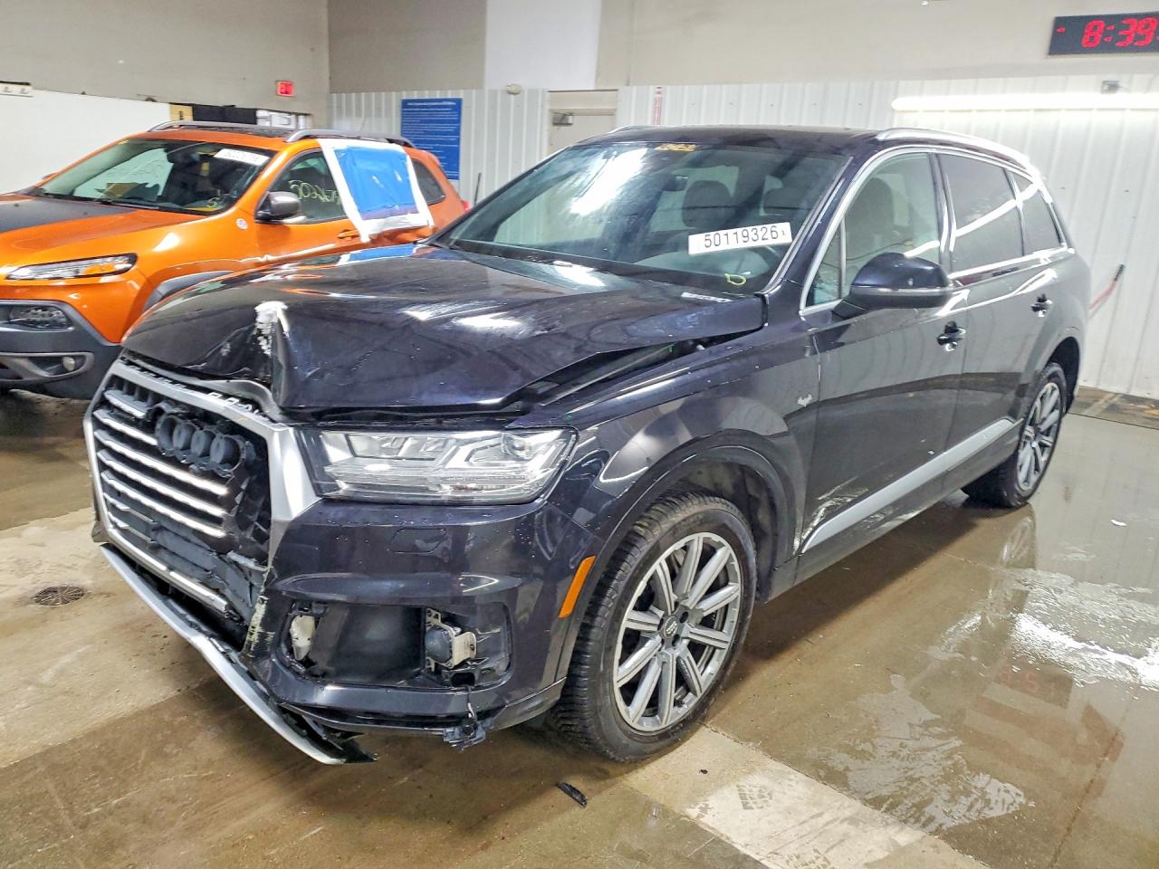 Salvage Audi Q7 Image