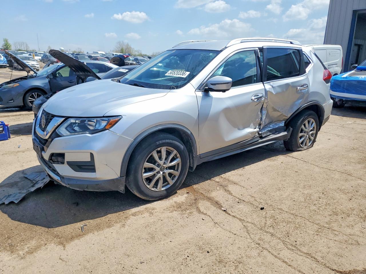 Salvage Nissan Rogue Image