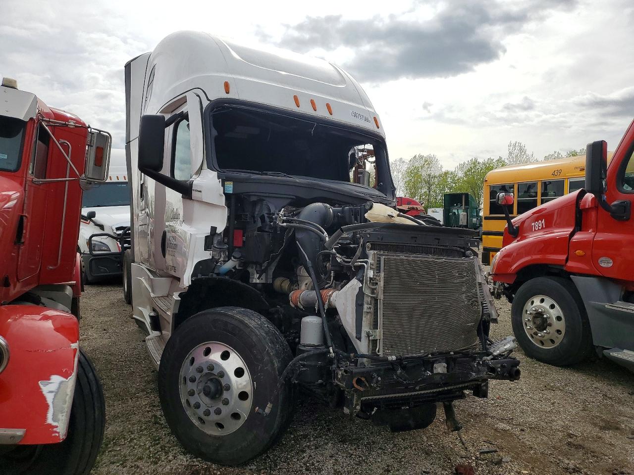 2026 Freightliner Cascadia 126