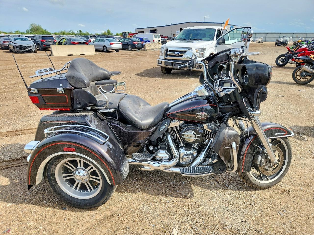 Salvage Harley-Davidson Fl Image