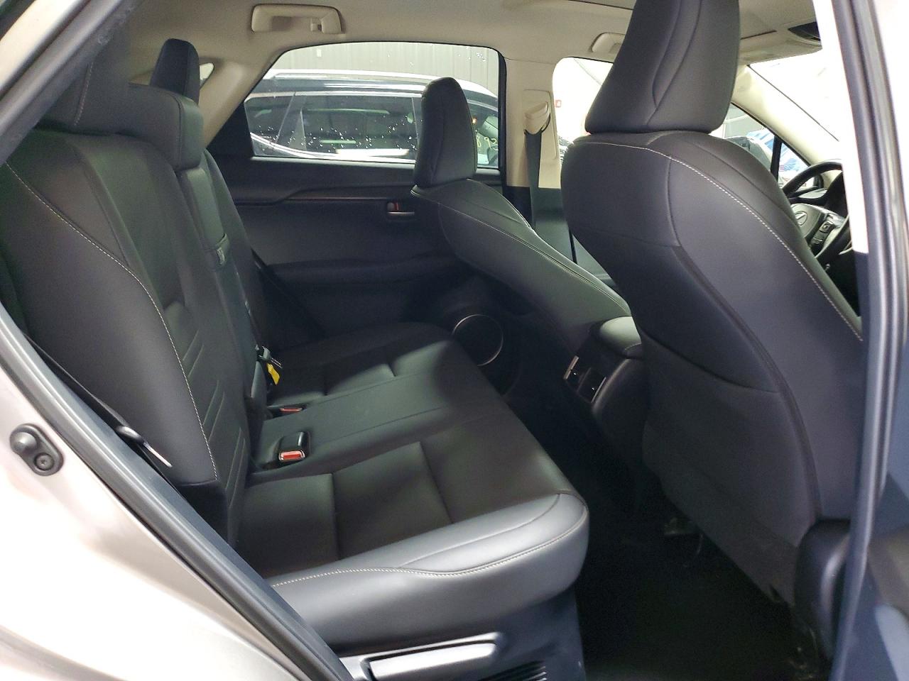 Lexus NX Base
