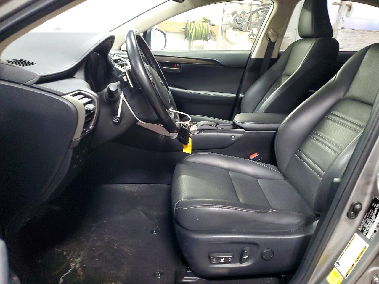 Lexus NX Base