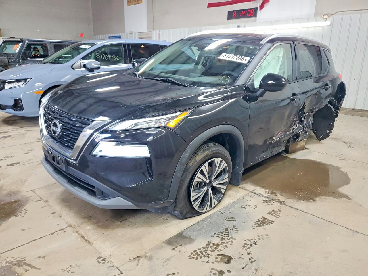 Salvage Nissan Rogue Image