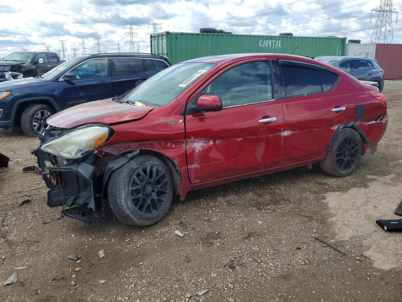 Salvage Nissan Versa Image