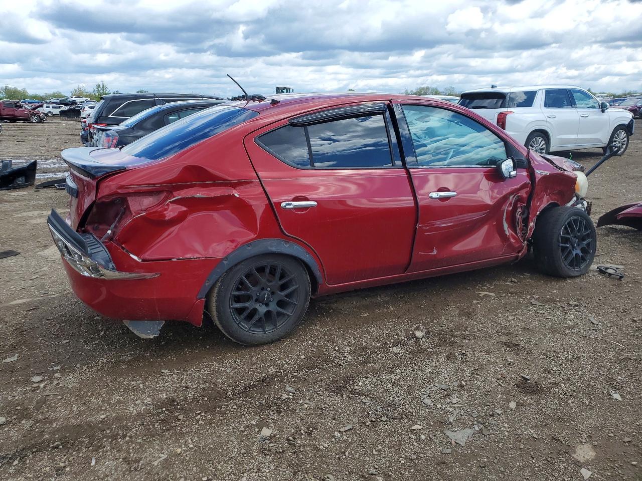 Nissan Versa